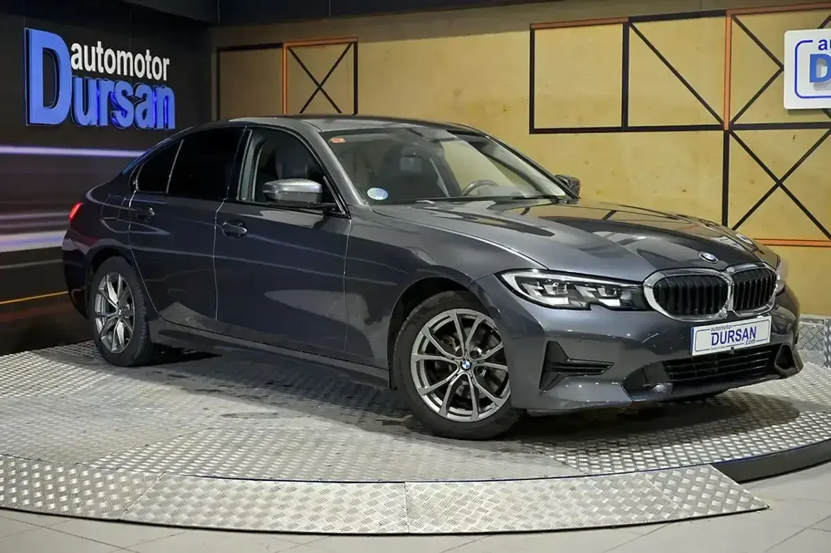 Usado BMW 320e Comfort Edition 190 CV (139 kW) 2021 Gris / plata Berlina