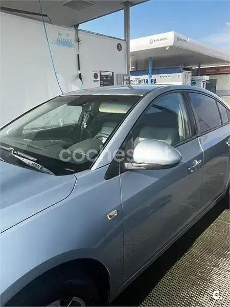 Usado Chevrolet Cruze LS 113 CV (83 kW) 2009 Gris / plata Berlina