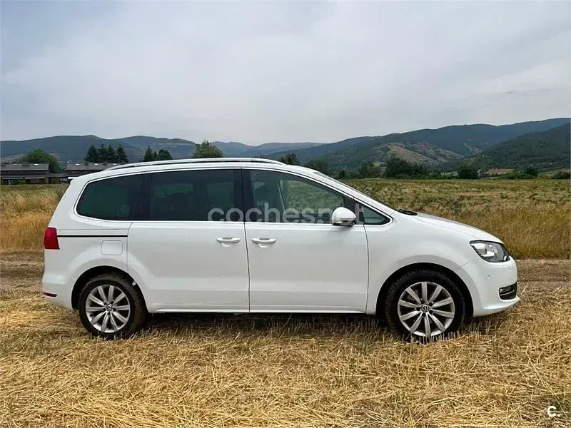 Usado VW Sharan Advance 140 CV (102 kW) 2015 Blanco Monovolumen