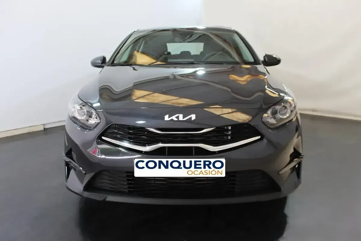 Usado Kia Ceed 136 CV (100 kW) 2024 Gris Utilitario
