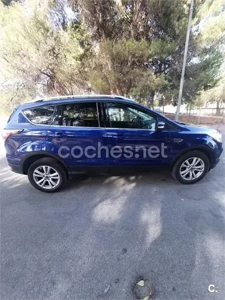 Usado Ford Kuga Titanium 120 CV (88 kW) 2018 Azul SUV