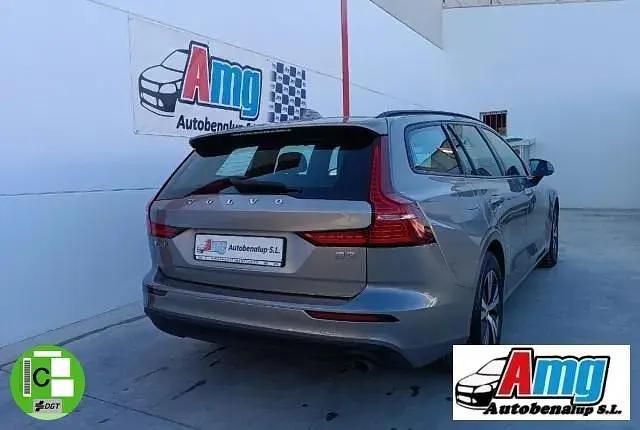 Usado Volvo V60 Kinetic 150 CV (110 kW) 2019 Gris Familiar