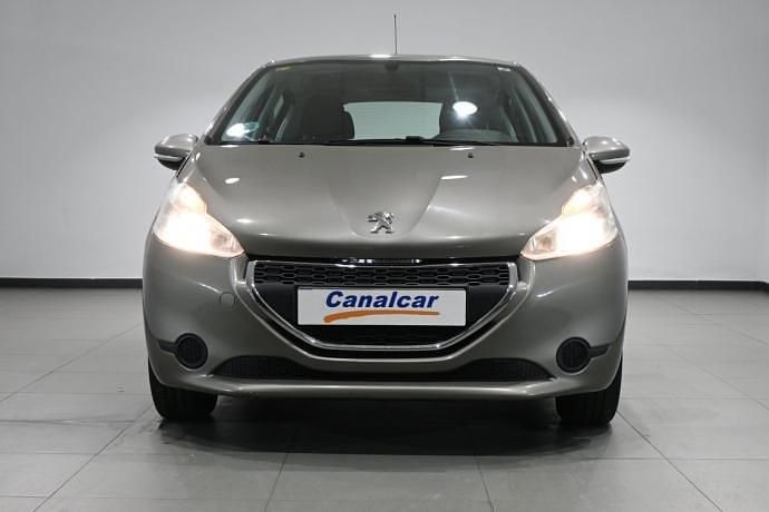 Usado Peugeot 208 Active 82 CV (60 kW) 2013 Gris Utilitario