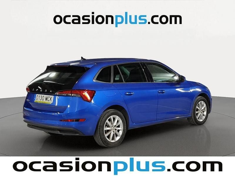 Usado Skoda Scala Ambition 110 CV (80 kW) 2022 Azul Utilitario