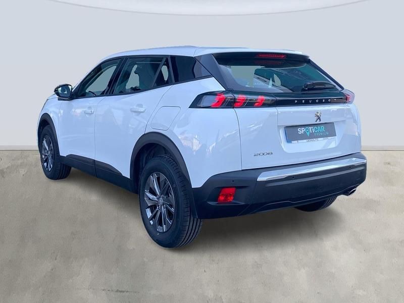 Usado Peugeot 2008 Active 110 CV (80 kW) 2022 Blanco SUV