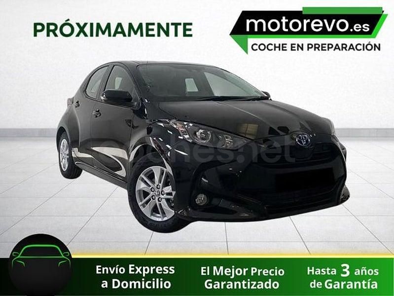 Usado Toyota Yaris Hybrid Active 116 CV (85 kW) 2022 Negro Berlina