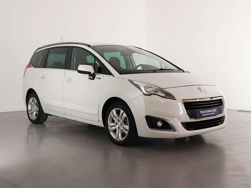 Usado Peugeot 5008 Style 120 CV (88 kW) 2016 Blanco Monovolumen