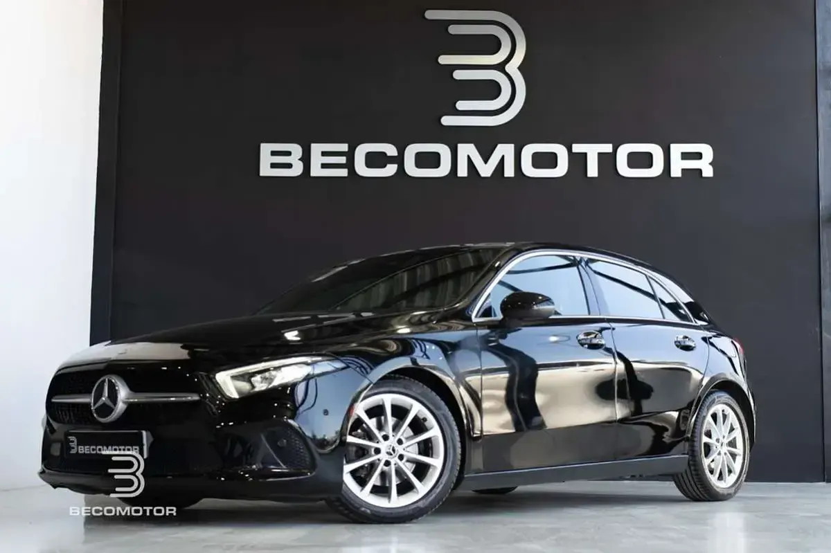 Usado Mercedes A180 116 CV (85 kW) 2019 Negro Utilitario