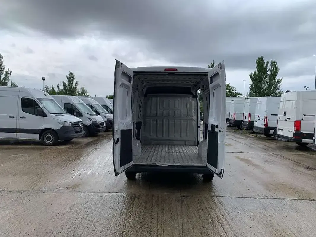Usado Peugeot Boxer S 139 CV (102 kW) 2021 Blanco Van