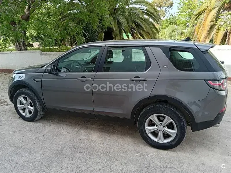 Usado Land Rover Discovery Sport Pure 150 CV (110 kW) 2015 Gris / plata SUV