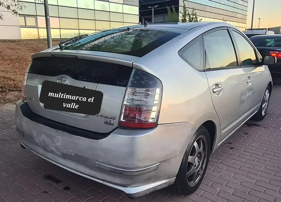 Usado Toyota Prius 72 CV (52 kW) 2004 Gris Utilitario