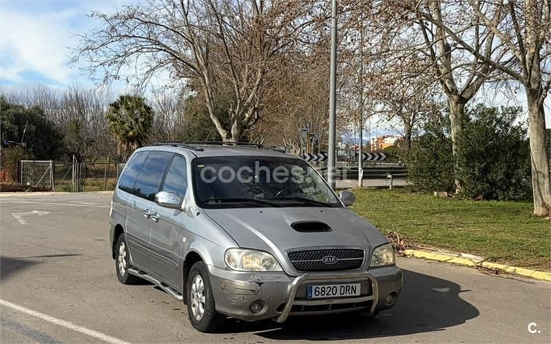Usado Kia Carnival EX 144 CV (105 kW) 2005 Gris / plata Monovolumen