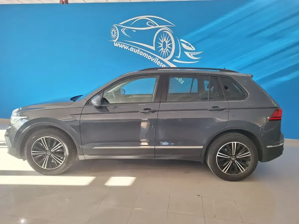 Usado VW Tiguan Life 150 CV (110 kW) 2022 Gris SUV