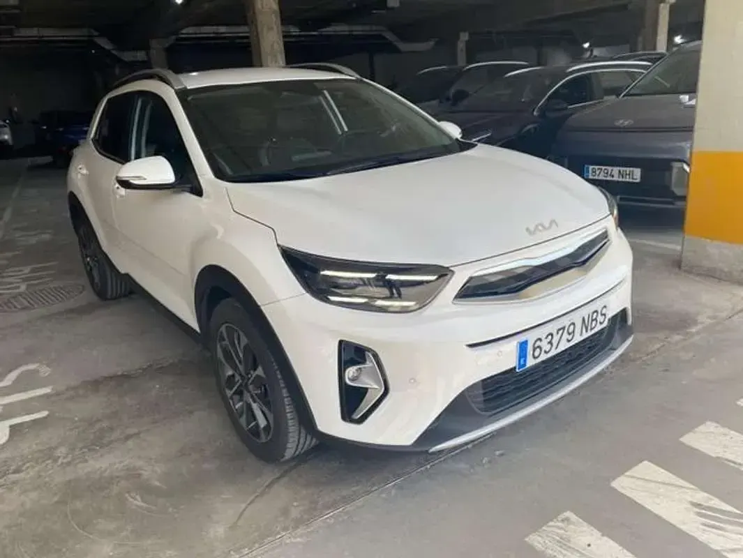 Usado Kia Stonic Style 101 CV (74 kW) 2025 Blanco SUV