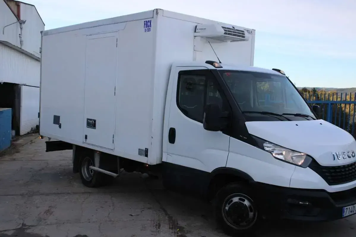 Usado Iveco Daily 159 CV (116 kW) 2021 Blanco Van