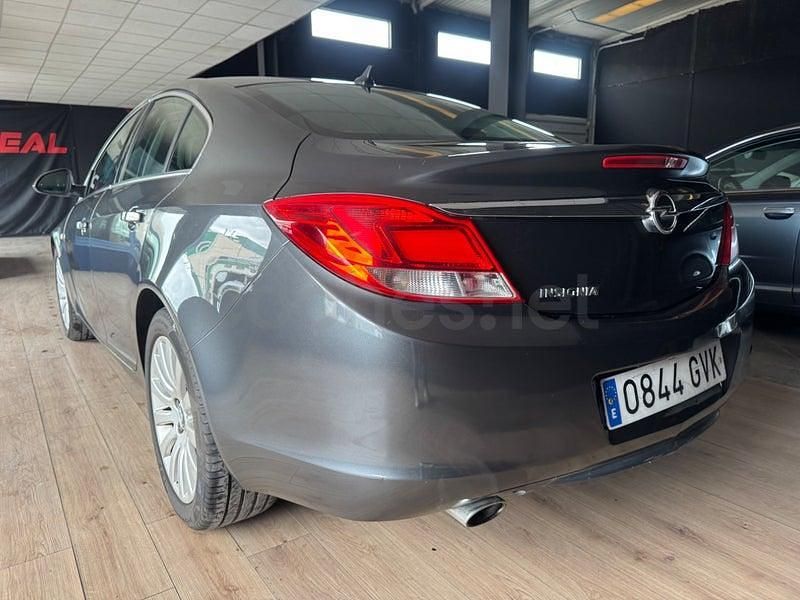 Usado Opel Insignia Edition 140 CV (102 kW) 2010 Gris / plata Berlina