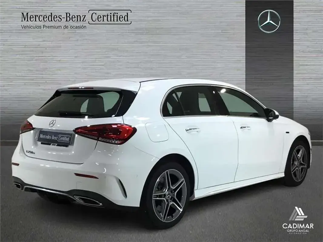 Usado Mercedes A250 218 CV (160 kW) 2021 Berlina
