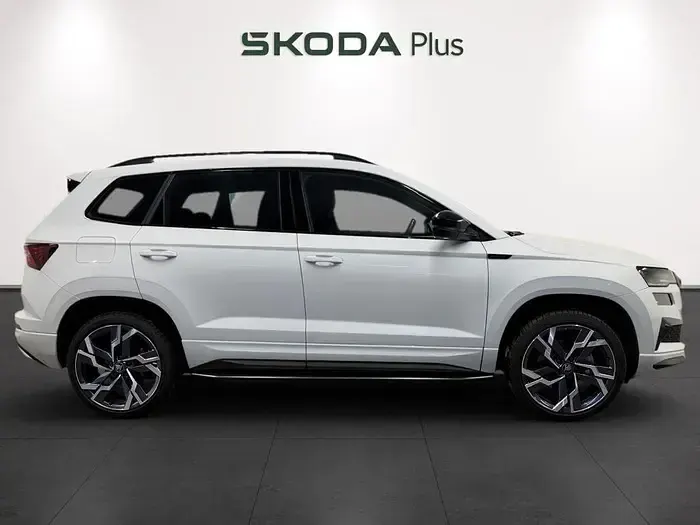 Usado Skoda Karoq SportLine 150 CV (110 kW) 2026 Blanco SUV