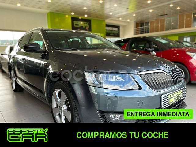 Gris / plata Usado 2014 Skoda Octavia Elegance Familiar | 9499 € (Precio justo) - Imagen 1/4