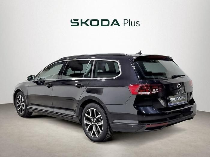 Negro Usado 2020 VW Passat Executive Familiar | 21.540 € (Precio justo) - Imagen 1/4