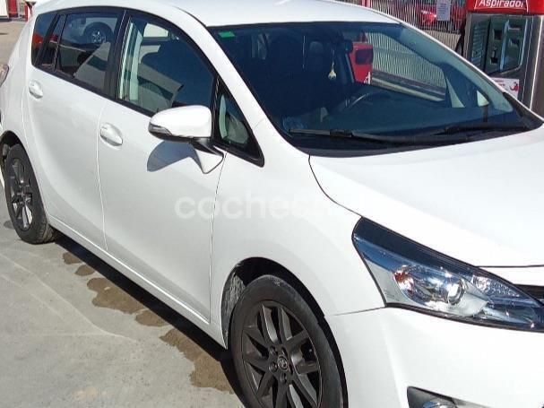 Blanco Usado 2016 Toyota Verso Advance Monovolumen | 11.500 € (Precio justo) - Imagen 1/4