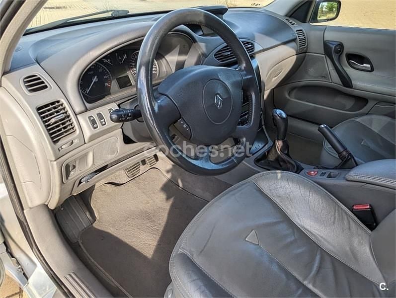 Usado Renault Laguna II 194 CV (142 kW) 2001 Gris / plata Berlina
