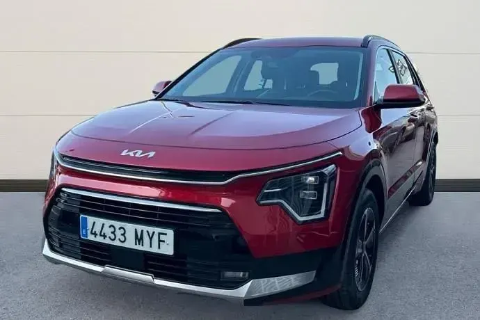 Usado Kia Niro 129 CV (94 kW) 2025 Rojo SUV