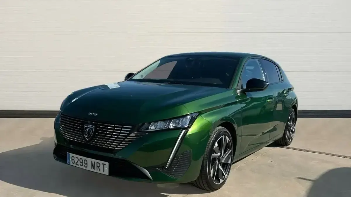 Usado Peugeot 308 Allure 130 CV (95 kW) 2024 Verde Berlina