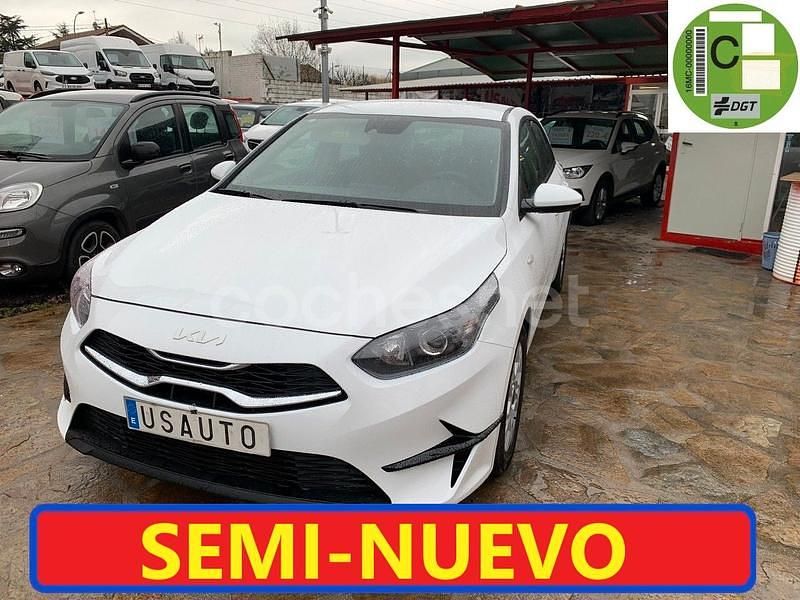 Blanco Usado 2023 Kia Ceed Utilitario | 16.900 € (Precio justo) - Imagen 1/4