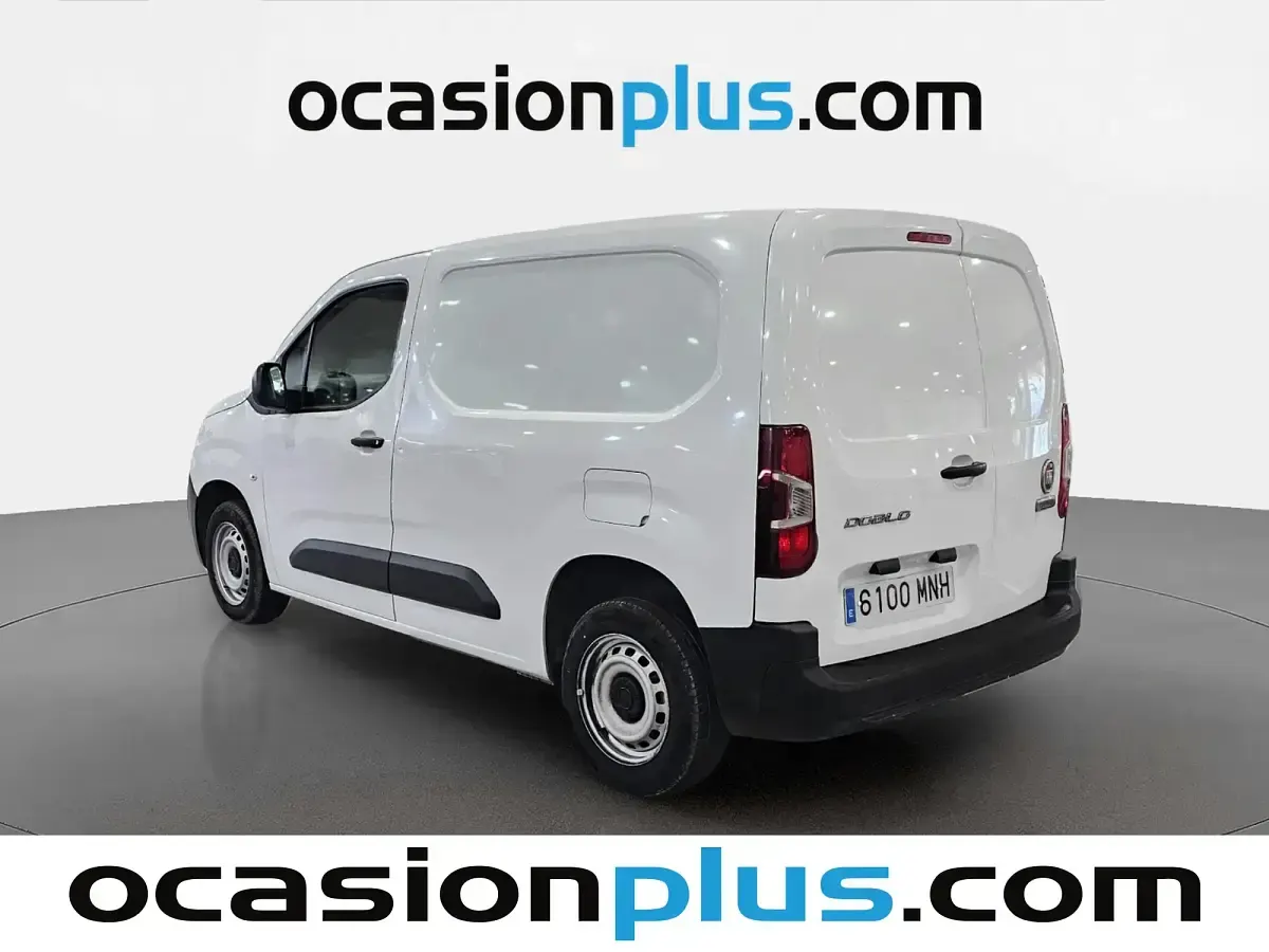 Usado Fiat Doblò 100 CV (73 kW) 2024 Blanco Monovolumen