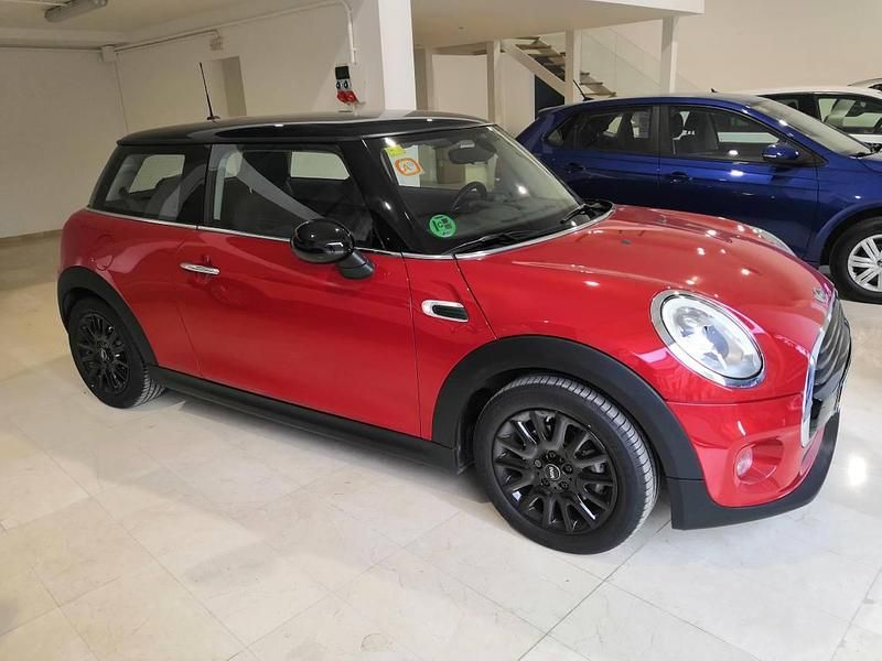 Usado Mini Cooper 136 CV (100 kW) 2017 Rojo Utilitario