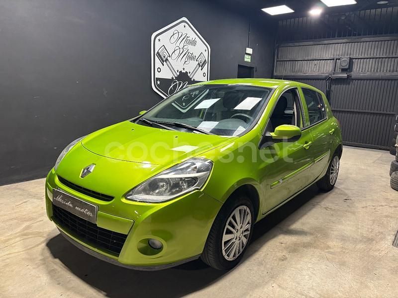 Verde Usado 2009 Renault Clio II Expression Berlina | 5400 € (Precio justo) - Imagen 1/4