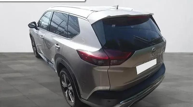 Usado Nissan X-Trail Tekna 204 CV (150 kW) 2024 Champagne silver SUV