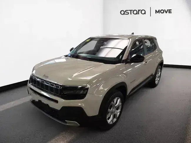 Usado Jeep Avenger Altitude 100 CV (73 kW) 2023 Gris / plata SUV
