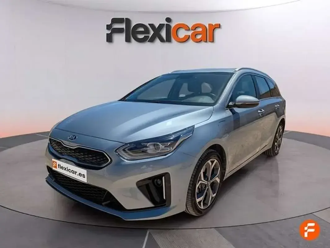 Usado Kia Ceed 141 CV (103 kW) 2022 Gris Utilitario