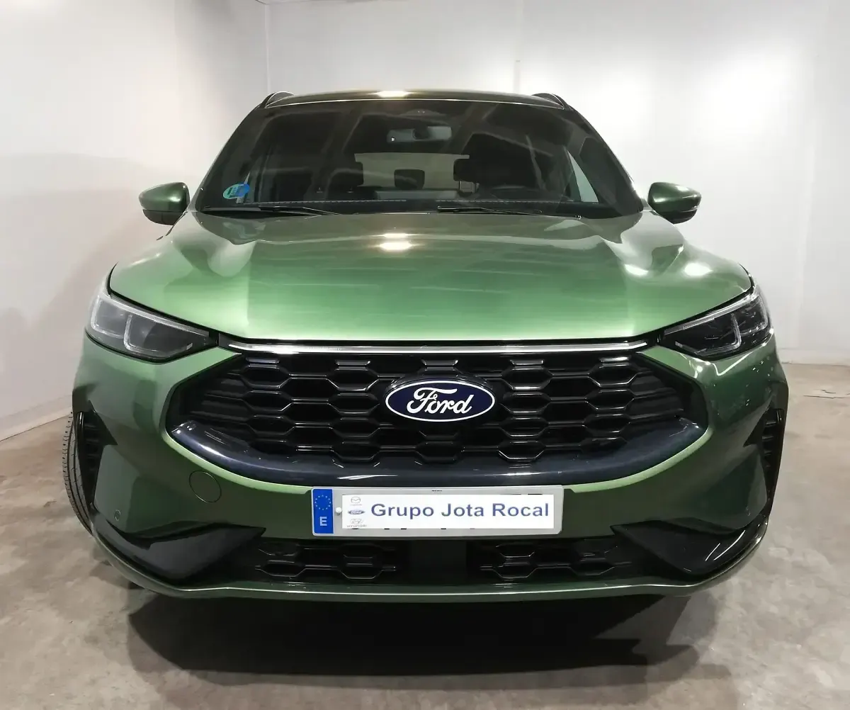 Usado Ford Kuga ST-Line 180 CV (132 kW) 2025 Verde SUV