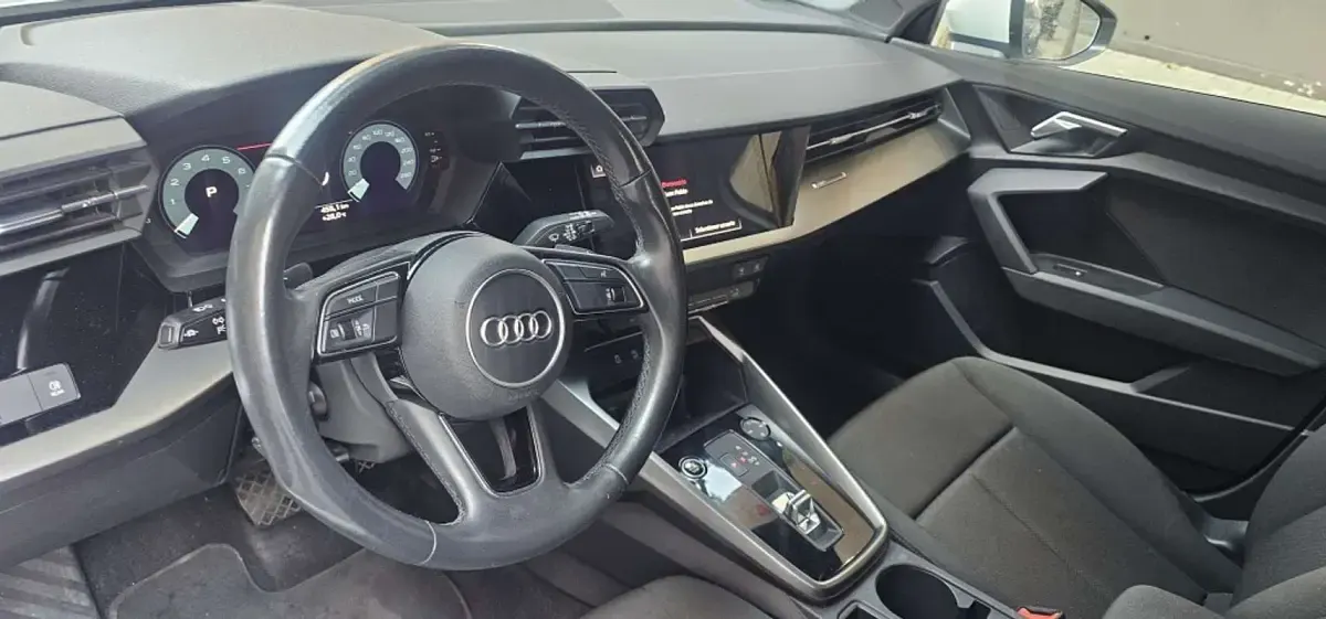Usado Audi A3 Sportback Advanced 110 CV (80 kW) 2021 Blanco Utilitario