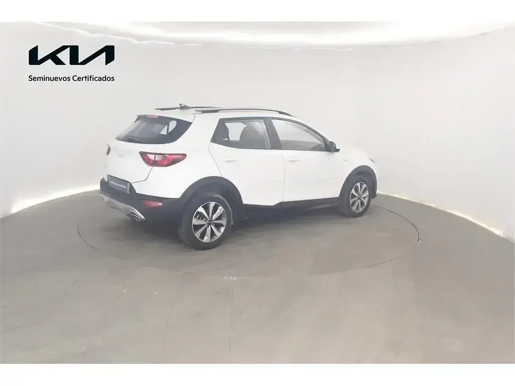 Usado Kia Stonic 100 CV (73 kW) 2025 Blanco SUV