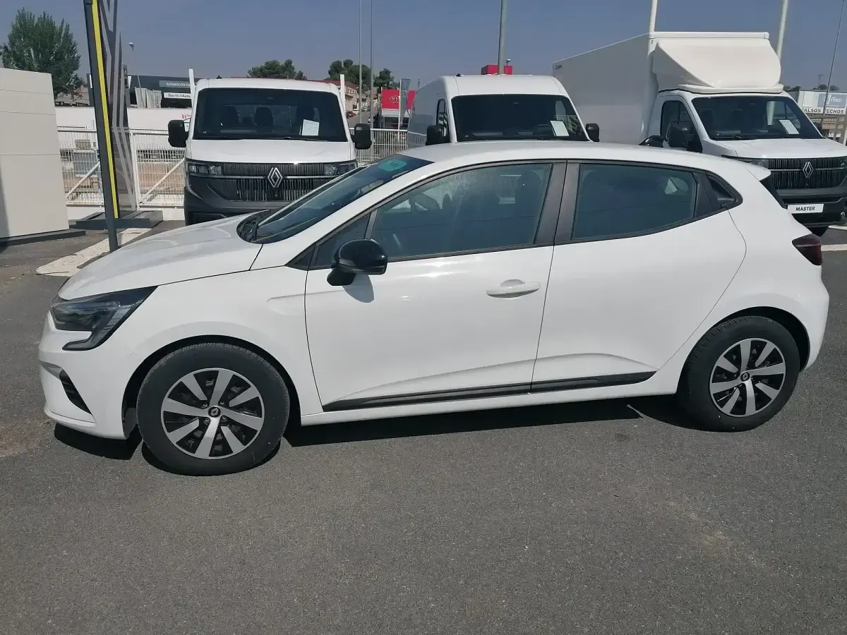 Usado Renault Clio V Evolution 100 CV (73 kW) 2023 Blanco Berlina