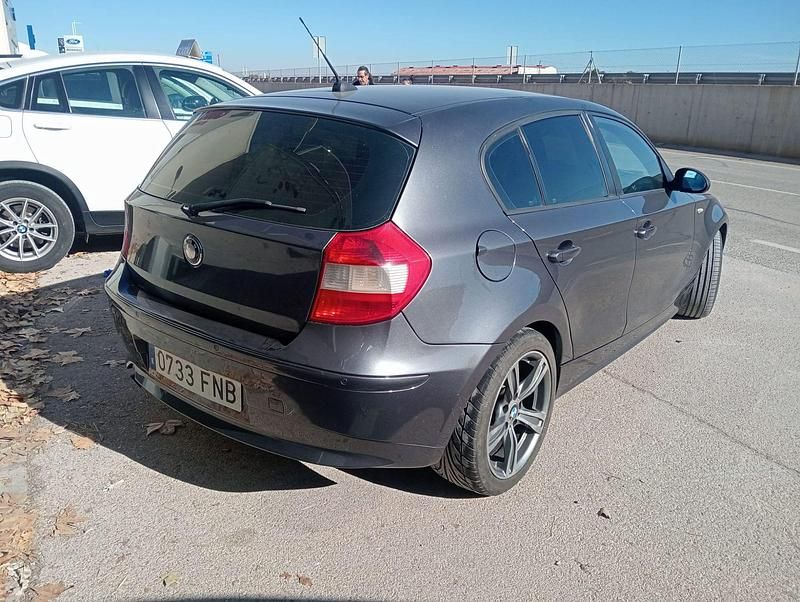 Usado BMW 120 163 CV (119 kW) 2006 Gris Utilitario