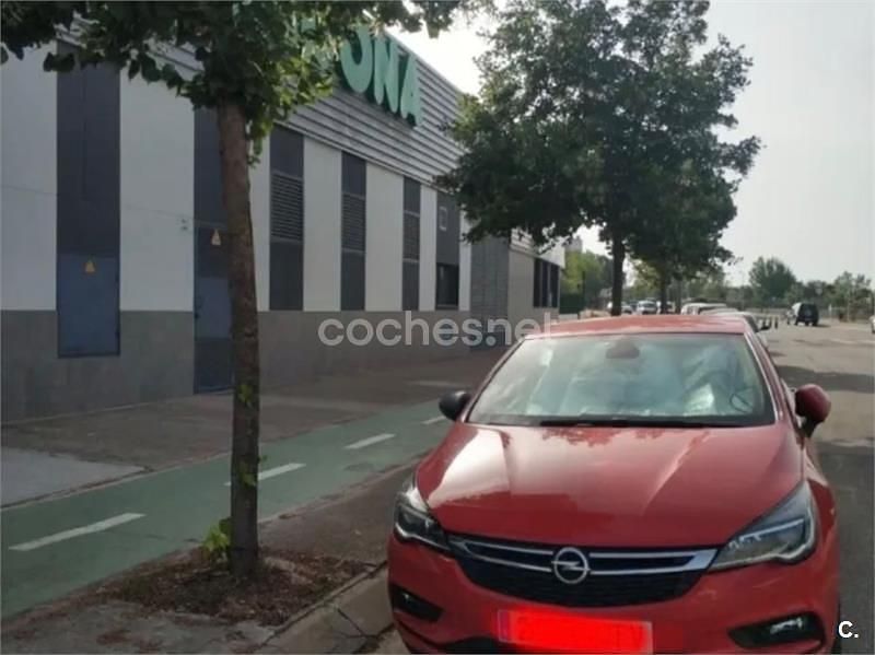Rojo Usado 2019 Opel Astra Selective Berlina | 7999 € (Buen precio) - Imagen 1/4