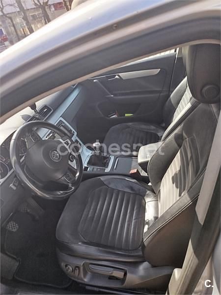Usado VW Passat Advance 140 CV (102 kW) 2011 Gris / plata Familiar