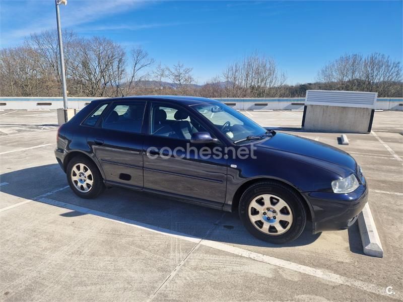 Azul Usado 2003 Audi A3 Ambition Berlina | 6650 € (Precio justo) - Imagen 1/4