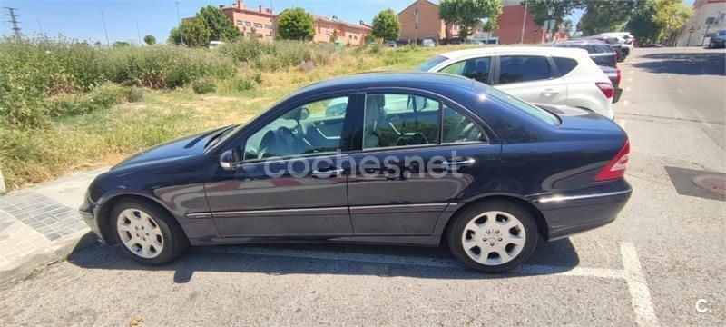 Violeta / lila Usado 2007 Mercedes C180 Elegance Berlina | 8000 € (Buen precio) - Imagen 1/4