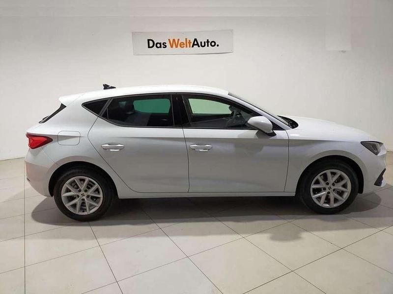 Usado Seat Leon Style 116 CV (85 kW) 2025 Blanco Berlina