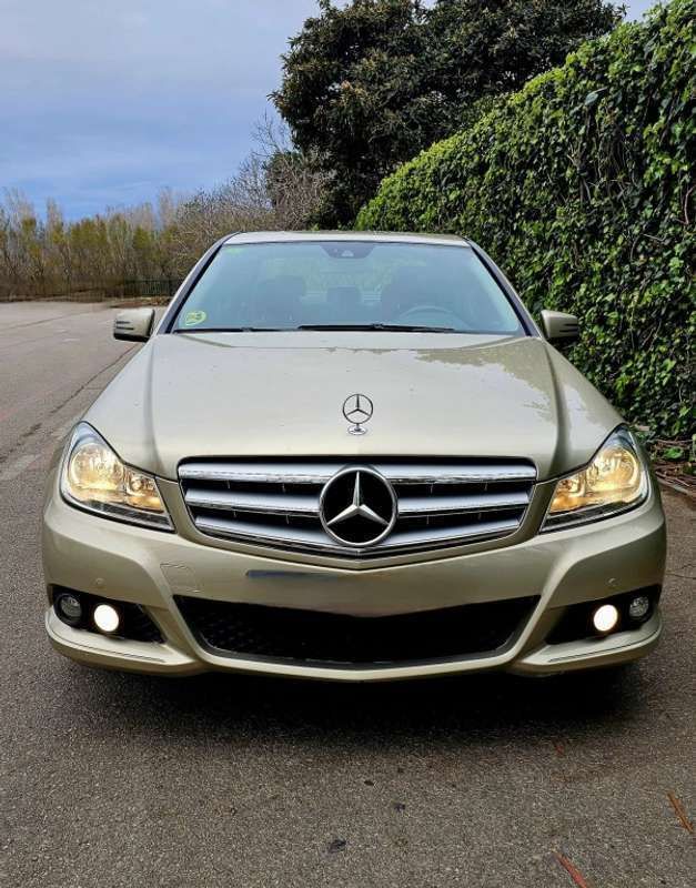 Beige Usado 2011 Mercedes C200 Avantgarde Berlina | 11.900 € (Buen precio) - Imagen 1/4