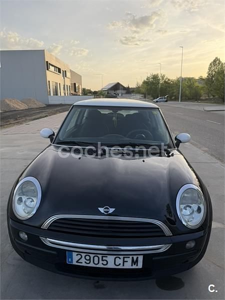 Usado Mini ONE 90 CV (66 kW) 2003 Negro Utilitario