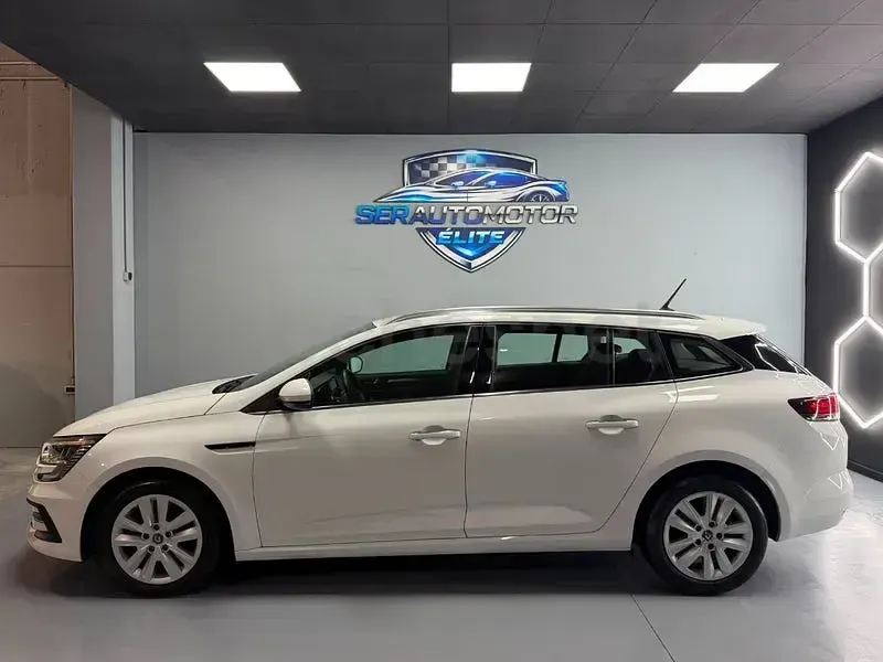 Usado Renault Mégane GrandTour Business 115 CV (84 kW) 2022 Blanco Familiar