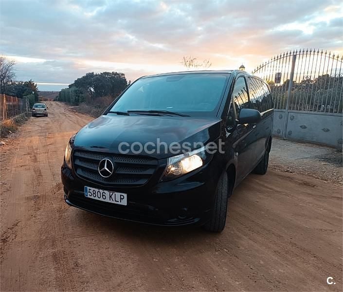 Usado Mercedes Vito Marco Polo 114 CV (83 kW) 2018 Negro Van