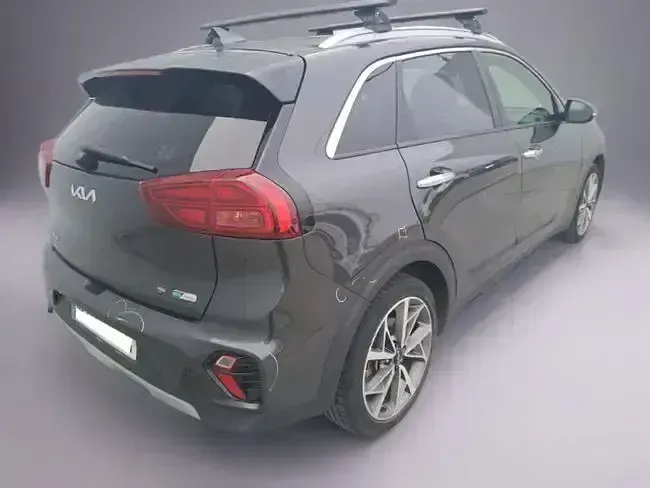 Usado Kia Niro 141 CV (103 kW) 2022 Gris SUV